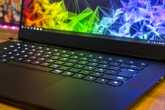 Razer Blade 15 Advanced review: Gaming laptop with RTX 2080!